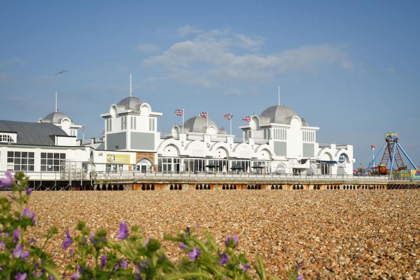 Air Maison - Stunning Beach Front Apartment Portsmouth Exterior photo