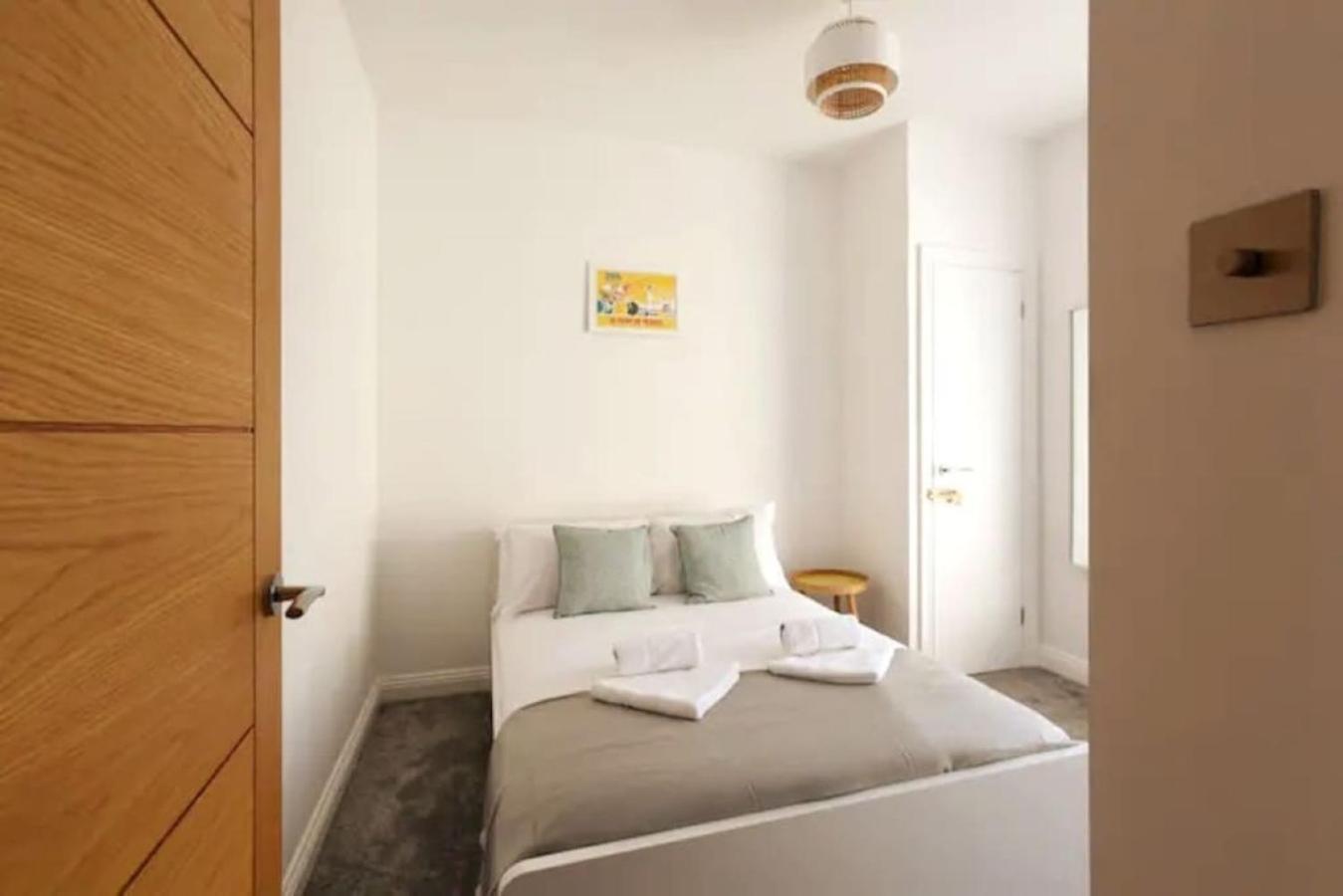 Air Maison - Stunning Beach Front Apartment Portsmouth Exterior photo