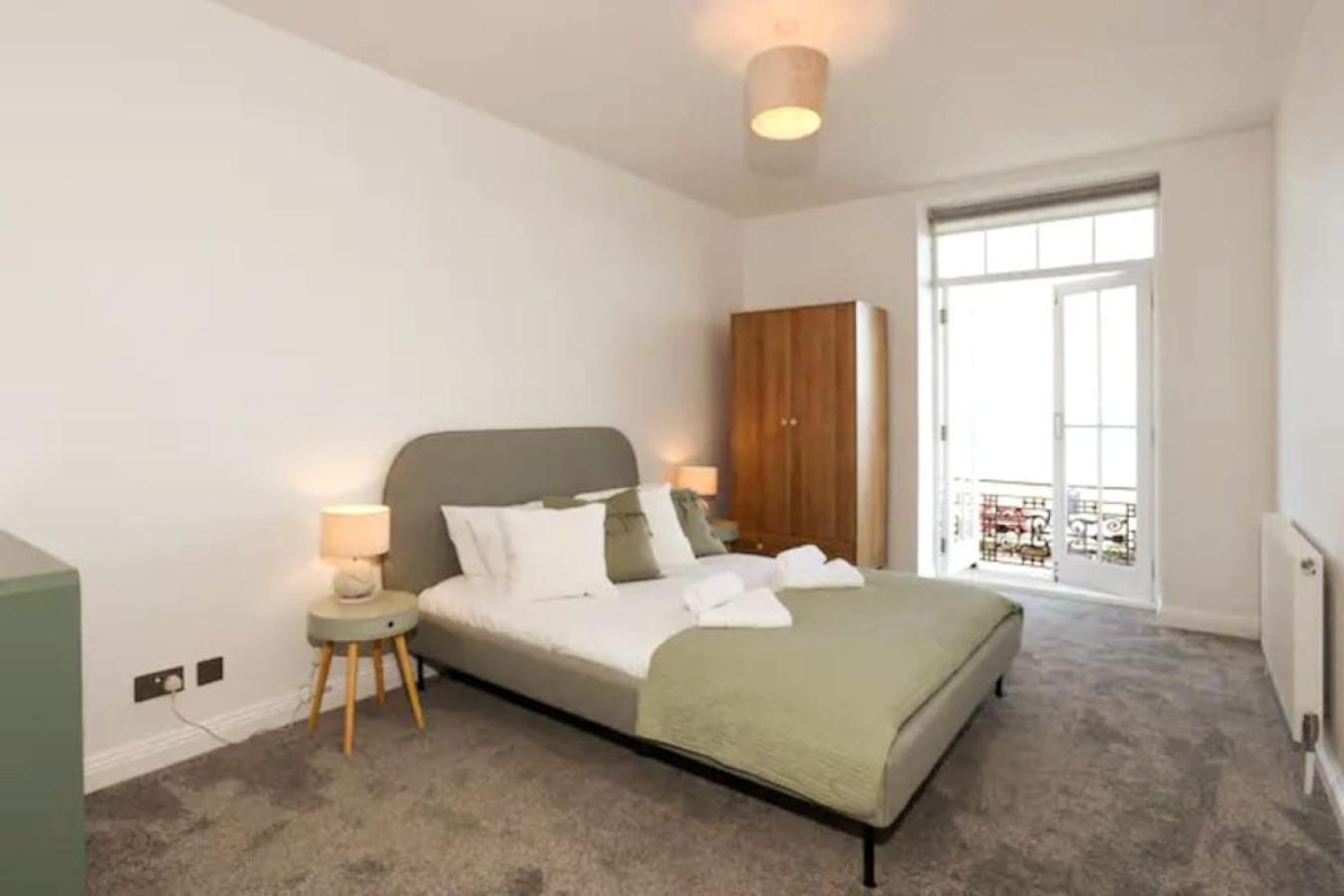 Air Maison - Stunning Beach Front Apartment Portsmouth Exterior photo