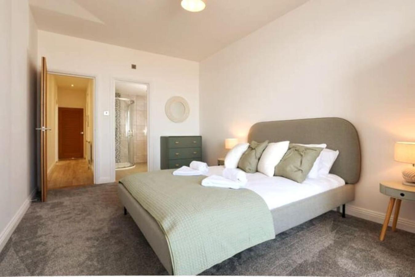 Air Maison - Stunning Beach Front Apartment Portsmouth Exterior photo